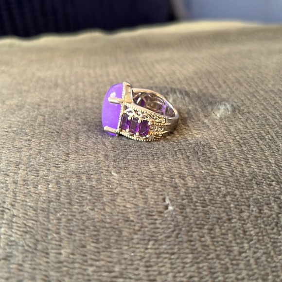 9.25 Sterling Silver and purple jade and amethyst ring - Picture 2 of 4